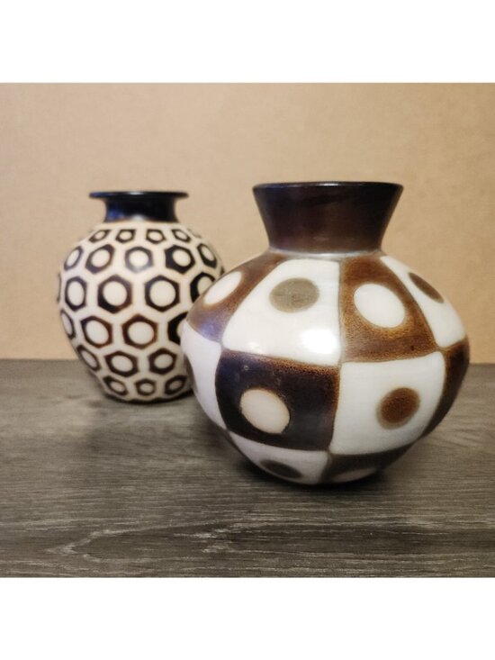 Vintage Peru Chulucanas Handmade Abstract Pottery Vases Signed Valeriano Paz (2) - Picture 2 of 11